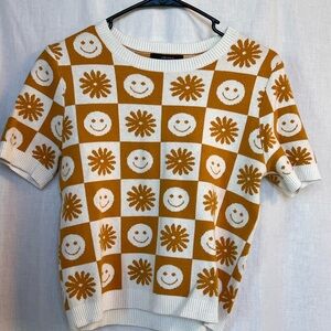 Forever 21 White and Orange Smiley Face Short Sleeve Tee